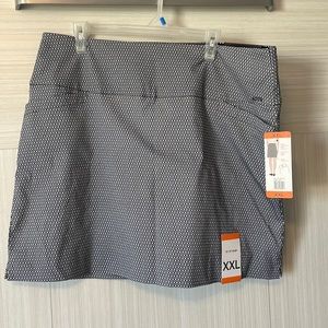 XXL women’s skirt with built in shorts. Black and white